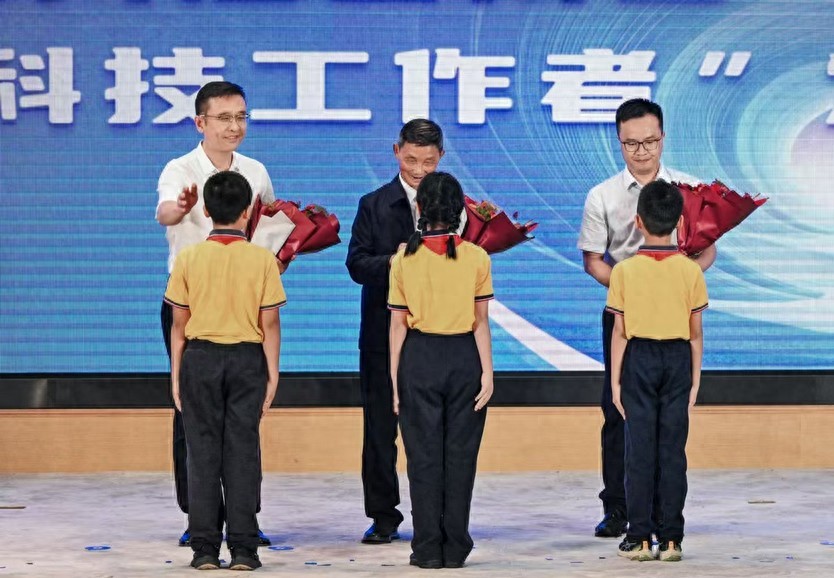 78岁张仲安：从救人英雄到科研先锋，获四川省第六届“最美科技工作者”(图1)
