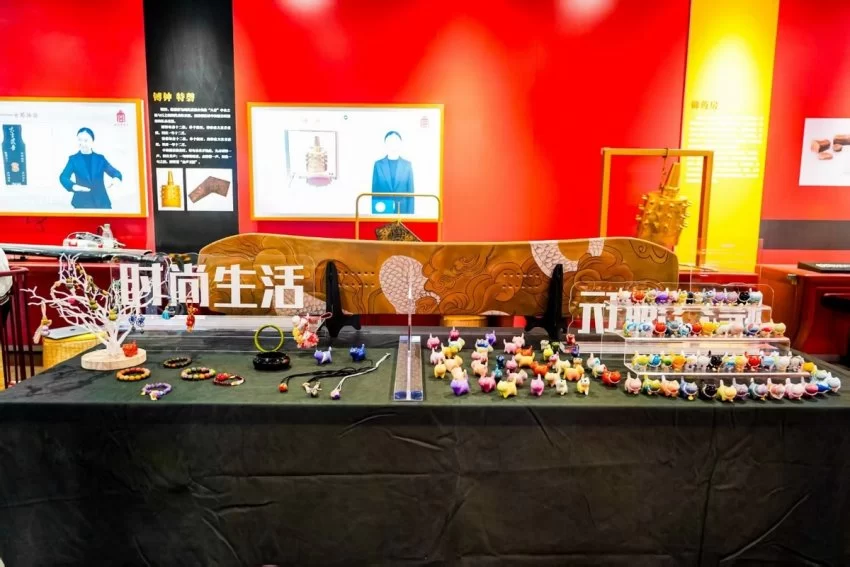 重庆城口“忘我”漆艺作品展在京启幕,百余件残疾人非遗作品亮相故宫博物院(图7) 重庆城口“忘我”漆艺作品展在京启幕,百余件残疾人非遗作品亮相故宫博物院(图7)