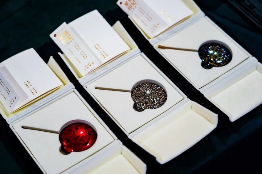 重庆城口“忘我”漆艺作品展在京启幕,百余件残疾人非遗作品亮相故宫博物院(图10) 重庆城口“忘我”漆艺作品展在京启幕,百余件残疾人非遗作品亮相故宫博物院(图10)