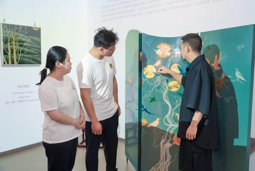 重庆城口“忘我”漆艺作品展在京启幕,百余件残疾人非遗作品亮相故宫博物院(图15) 重庆城口“忘我”漆艺作品展在京启幕,百余件残疾人非遗作品亮相故宫博物院(图15)