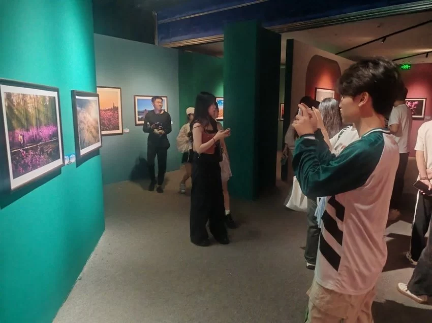 “大美伊春·魅力丰林”四季风光摄影作品展走进成都(图2) “大美伊春·魅力丰林”四季风光摄影作品展走进成都(图2)