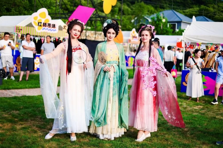 2025怀柔国潮文化季启幕:构建文旅融合新标杆 打造入境游国风目的地(图8) 2025怀柔国潮文化季启幕:构建文旅融合新标杆 打造入境游国风目的地(图8)