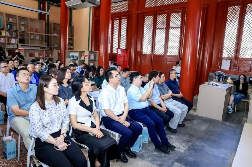 “中轴线上的烟火气——庆祝北京中轴线申遗成功一周年历史影像展”启幕(图2) “中轴线上的烟火气——庆祝北京中轴线申遗成功一周年历史影像展”启幕(图2)