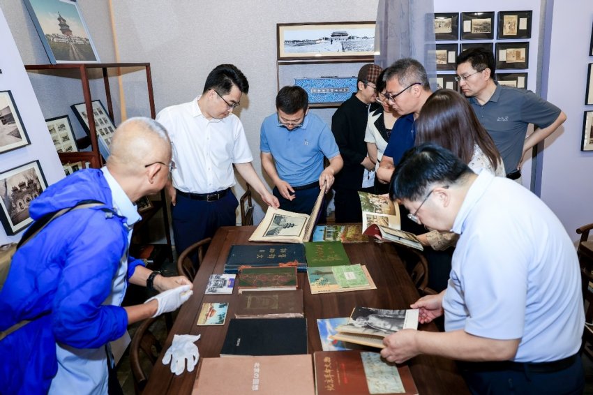 “中轴线上的烟火气——庆祝北京中轴线申遗成功一周年历史影像展”启幕(图5)