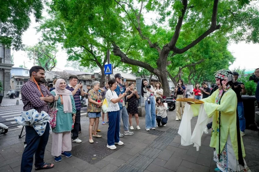 2025“打卡鼓西，漫步斜街”文化消费活动线下活动正式启动(图3)