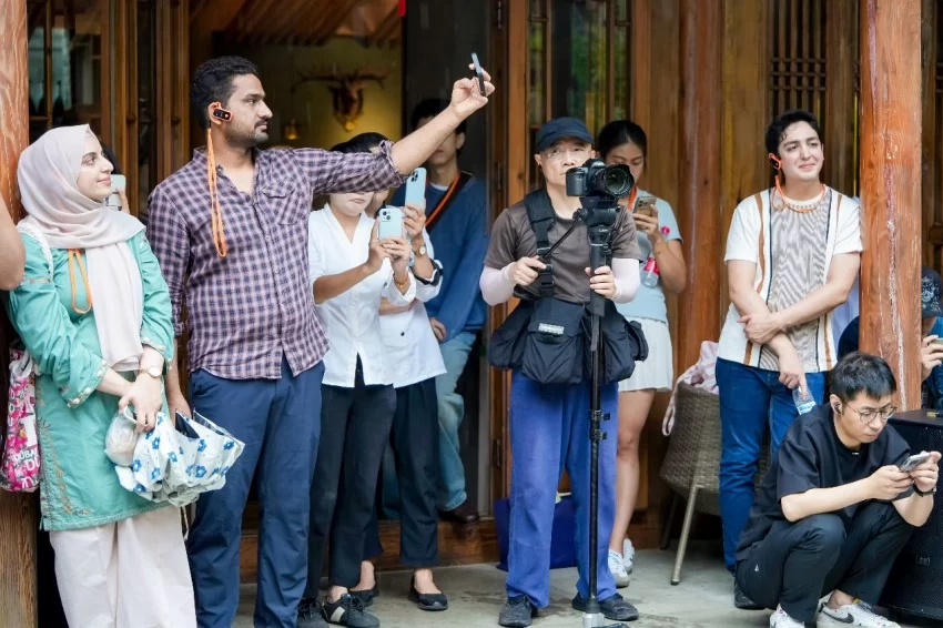 2025“打卡鼓西，漫步斜街”文化消费活动线下活动正式启动(图4)