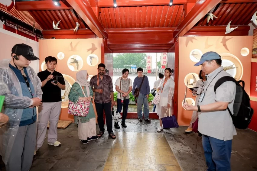 2025“打卡鼓西，漫步斜街”文化消费活动线下活动正式启动(图7)