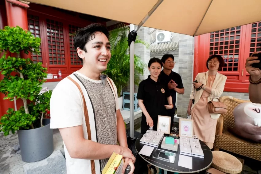 2025“打卡鼓西，漫步斜街”文化消费活动线下活动正式启动(图8)