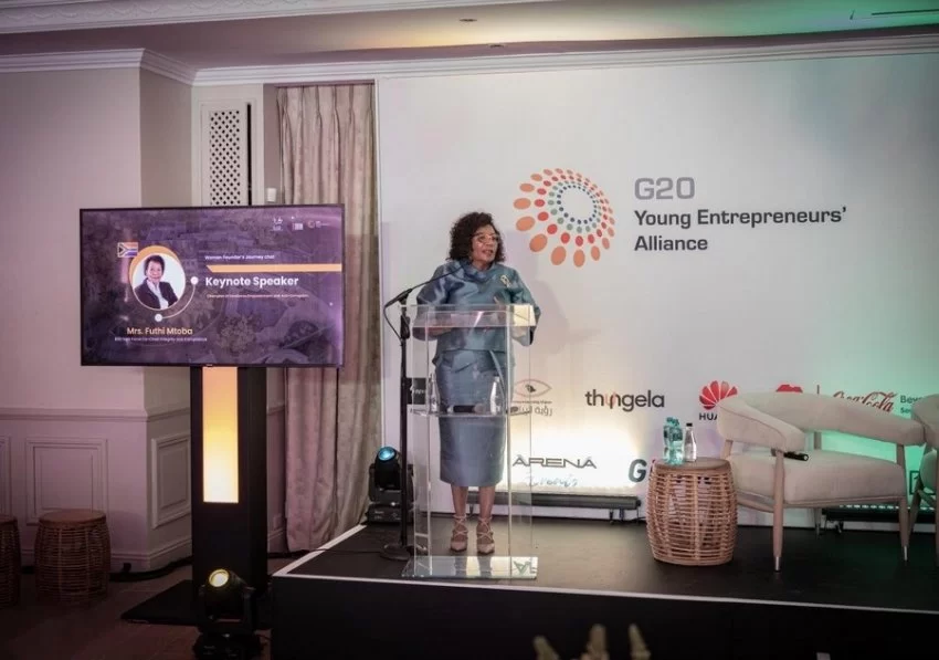 G20青年企业家联盟全球峰会:贾玮荣膺“中非合作女性领袖”(图4) G20青年企业家联盟全球峰会:贾玮荣膺“中非合作女性领袖”(图4)