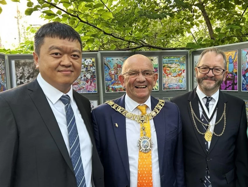 第四届“人美杯”青少年书画大展在英国站爱丁堡艺术节举行(图3)