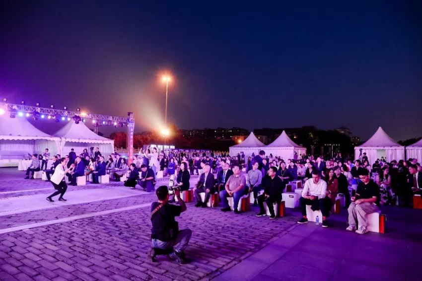 跨界融合 全球盛放——2025第八届北京红桥国际珍珠文化节时尚盛典闪耀永定门(图2)