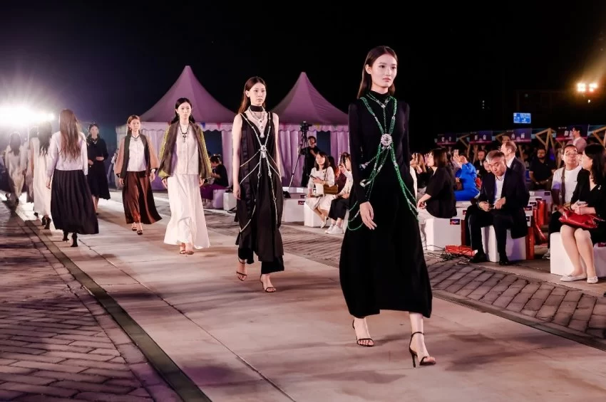 跨界融合 全球盛放——2025第八届北京红桥国际珍珠文化节时尚盛典闪耀永定门(图13)