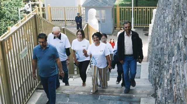 触摸千年脉动,共筑文明之桥——人类命运共同体国际智库论坛嘉宾开启北京中轴线文化体验之旅(图2) 人类命运共同体国际智库论坛嘉宾开启北京中轴线文化体验之旅(图2)