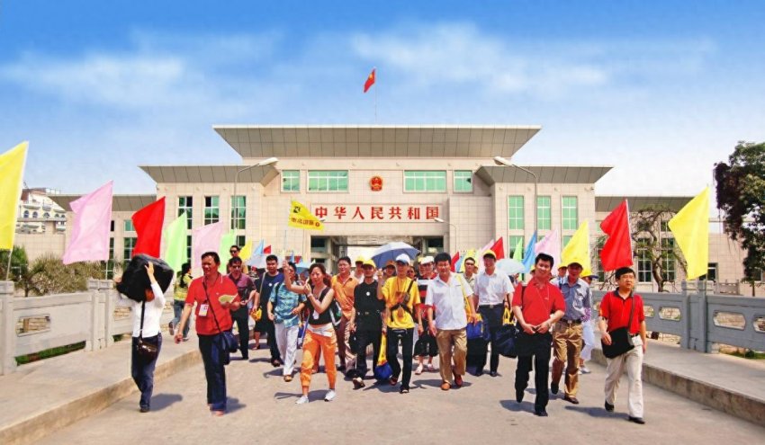 广西东兴：中越跨境旅游风生水起(图1)