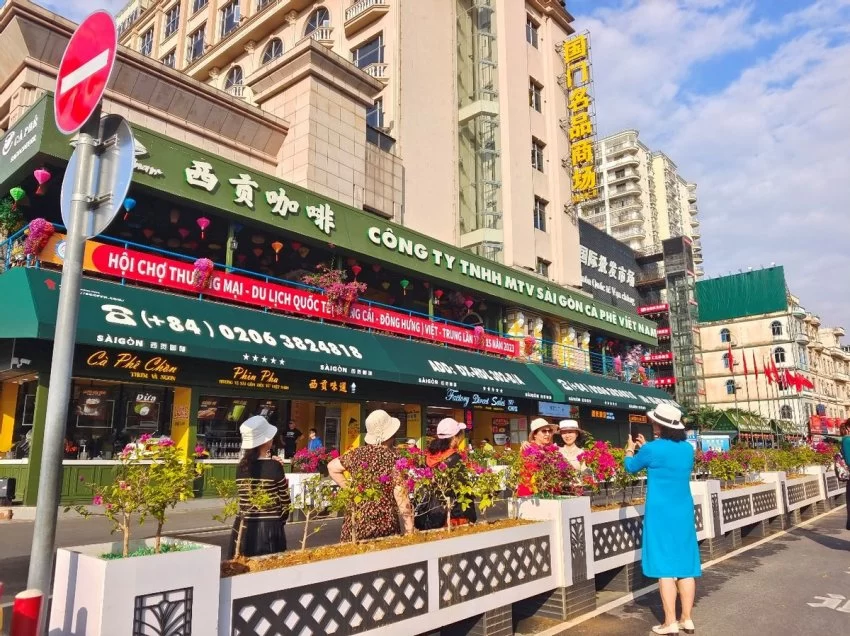 广西东兴:中越跨境旅游风生水起(图2) 广西东兴:中越跨境旅游风生水起(图2)