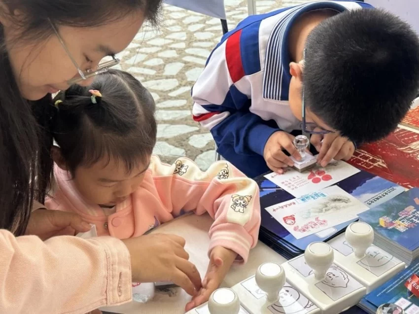 2025怀柔国潮文化季戏剧市集亮相黄花城水长城(图9)