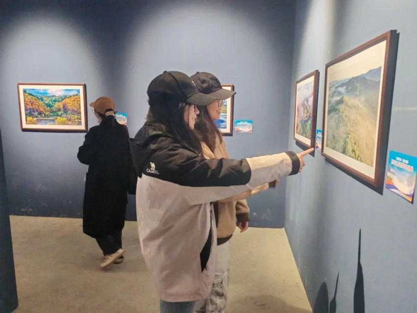 “大美伊春·魅力丰林”四季风光摄影作品展亮相天津(图2)