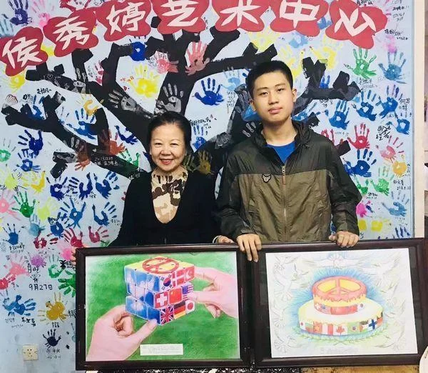 侯秀婷艺术中心启动第八届“和平的旗帜”主题绘画征集活动(图3) 侯秀婷艺术中心启动第八届“和平的旗帜”主题绘画征集活动(图3)