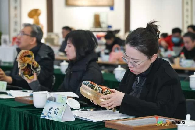 文创精品焕新城市文化名片——“潮YOUNG好礼”2025朝阳礼物决赛落幕(图2) 文创精品焕新城市文化名片——“潮YOUNG好礼”2025朝阳礼物决赛落幕(图2)