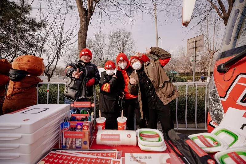 陕西西安:服务美术统考,志愿行动暖人心(图3) 陕西西安:服务美术统考,志愿行动暖人心(图3)