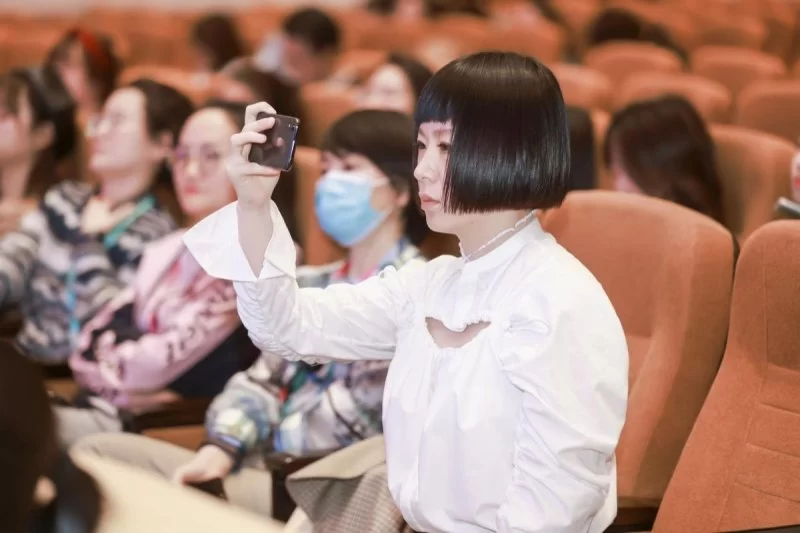 让艺术教育回归美育本位,斯玛特全国美术教师挑战赛完美收官(图3) 让艺术教育回归美育本位,斯玛特全国美术教师挑战赛完美收官(图3)