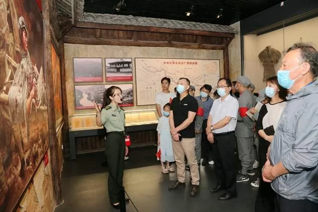 文化名家走全州:重温革命历史 抒写红色精神(图3) 文化名家走全州:重温革命历史 抒写红色精神(图3)