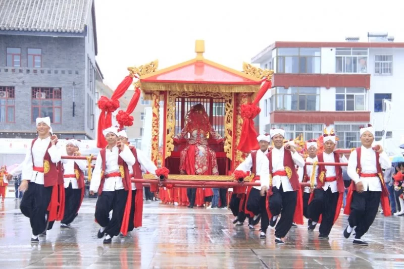 搭建展示平台,推动传承保护——陕西榆阳第三届非物质文化遗产节开幕(图2) 搭建展示平台,推动传承保护——陕西榆阳第三届非物质文化遗产节开幕(图2)