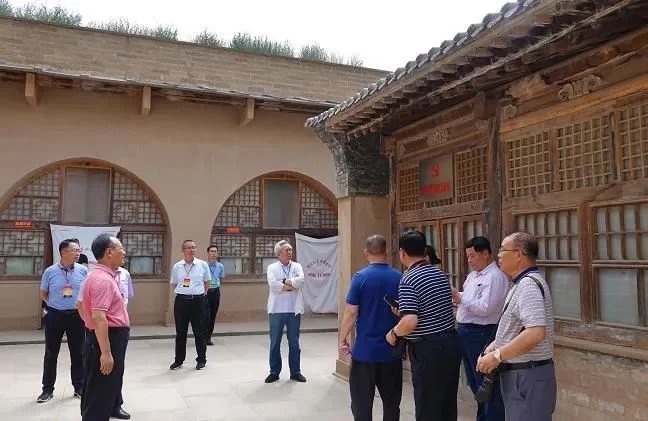 专家学者齐聚《沁园春·雪》诞生地——品诗词之美 享文化盛宴(图2) 专家学者齐聚《沁园春·雪》诞生地——品诗词之美 享文化盛宴(图2)