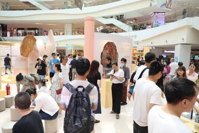 从甲骨文到新国潮,西安大悦城如何走出文化跨界新路径(图10) 从甲骨文到新国潮,西安大悦城如何走出文化跨界新路径(图10)