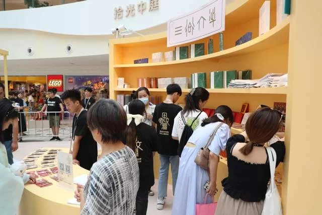 从甲骨文到新国潮,西安大悦城如何走出文化跨界新路径(图9) 从甲骨文到新国潮,西安大悦城如何走出文化跨界新路径(图9)