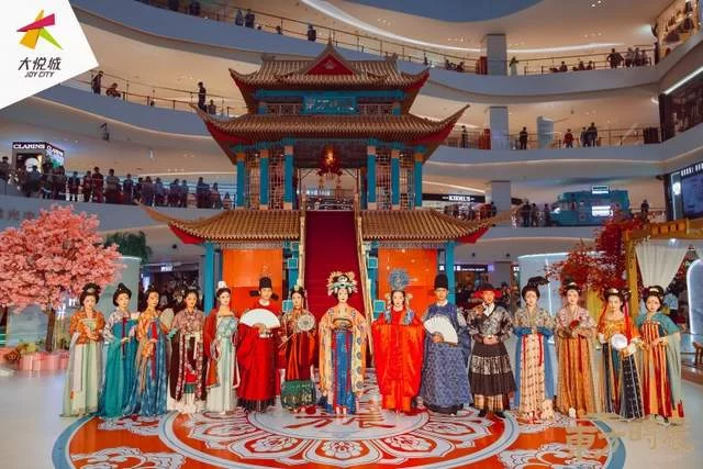 从甲骨文到新国潮,西安大悦城如何走出文化跨界新路径(图12) 从甲骨文到新国潮,西安大悦城如何走出文化跨界新路径(图12)