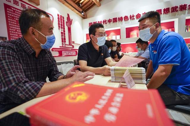 北京东城区开展“佳节送‘礼’—我和小哥约个会”活动(图3) 北京东城区开展“佳节送‘礼’—我和小哥约个会”活动(图3)