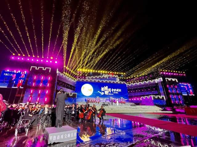 “舞武说吟唱”诗颂长城文化——中华世纪坛中秋诗会点亮月圆之夜(图2) “舞武说吟唱”诗颂长城文化——中华世纪坛中秋诗会点亮月圆之夜(图2)