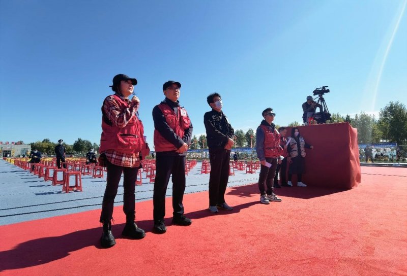 2021中国农民丰收节举办,金响《庆丰收 感党恩》唱出农民心声(图3) 2021中国农民丰收节举办,金响《庆丰收 感党恩》唱出农民心声(图3)