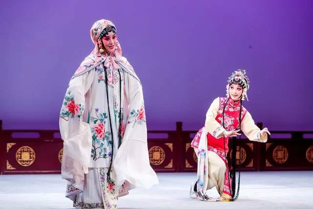 创新融合再展国学魅力——第八届“北京孔庙国子监国学文化节”圆满落幕(图3) 创新融合再展国学魅力——第八届“北京孔庙国子监国学文化节”圆满落幕(图3)